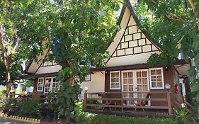 Luna Hut Resort